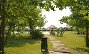 Villa, patio, vistas al jardín | Jardines del alojamiento
