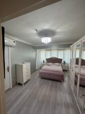 3 quartos, ferros/tábuas de passar roupa, Wi-Fi, roupa de cama