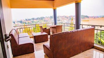 Room, 4 Bedrooms, Balcony, City View | Balcony