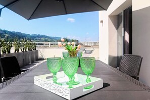 Outdoor dining - Tesino Green – Eco Stay with Beach Access (Grottammare)