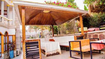 Phòng, 4 phòng ngủ, ban công, quang cảnh hồ bơi | Hiên