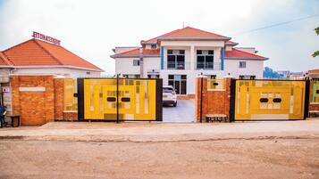 Phòng, 4 phòng ngủ, ban công, quang cảnh hồ bơi | Ngoại thất