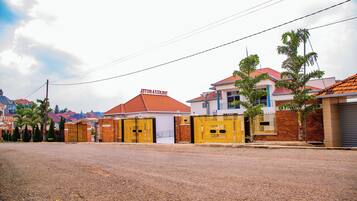 Phòng, 4 phòng ngủ, ban công, quang cảnh hồ bơi | Ngoại thất