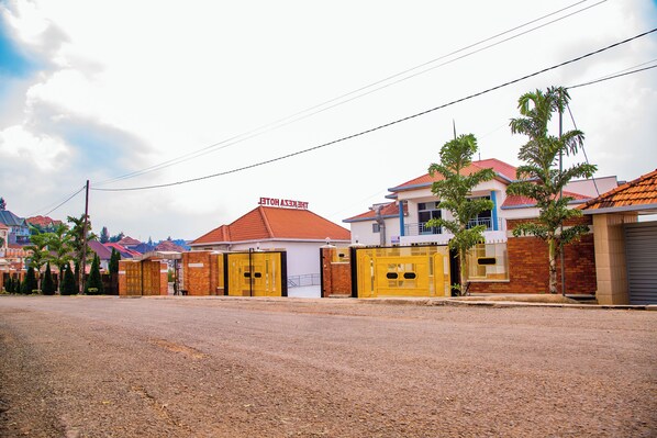 Phòng, 4 phòng ngủ, ban công, quang cảnh hồ bơi | Ngoại thất