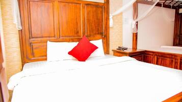 Room, 4 Bedrooms, Balcony, Pool View | 4 bedrooms