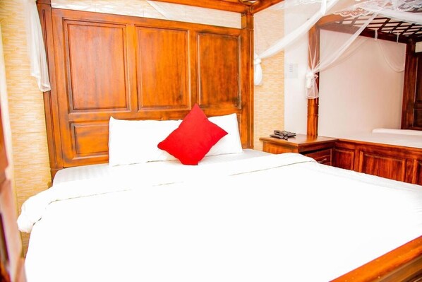 Chambre, 4 chambres, balcon, vue piscine | 4 chambres