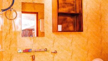 Room, 4 Bedrooms, Balcony, Pool View | Bathroom