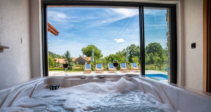 Villa Brusiana with heated pool