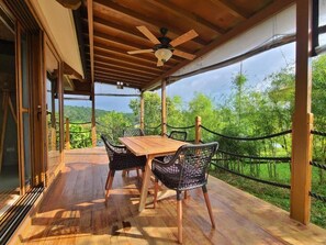 Deluxe Room, Lake View | In-room safe, free WiFi, bed sheets