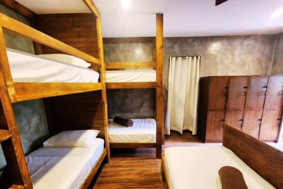 8-Pax Guesthouse | In-room safe, free WiFi, bed sheets