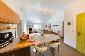 Interior - La Bergerie by Pinarello Villa Services (Pinarello)