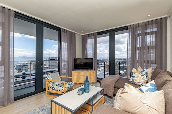 Superior Apartment, Balcony, City View | Living area