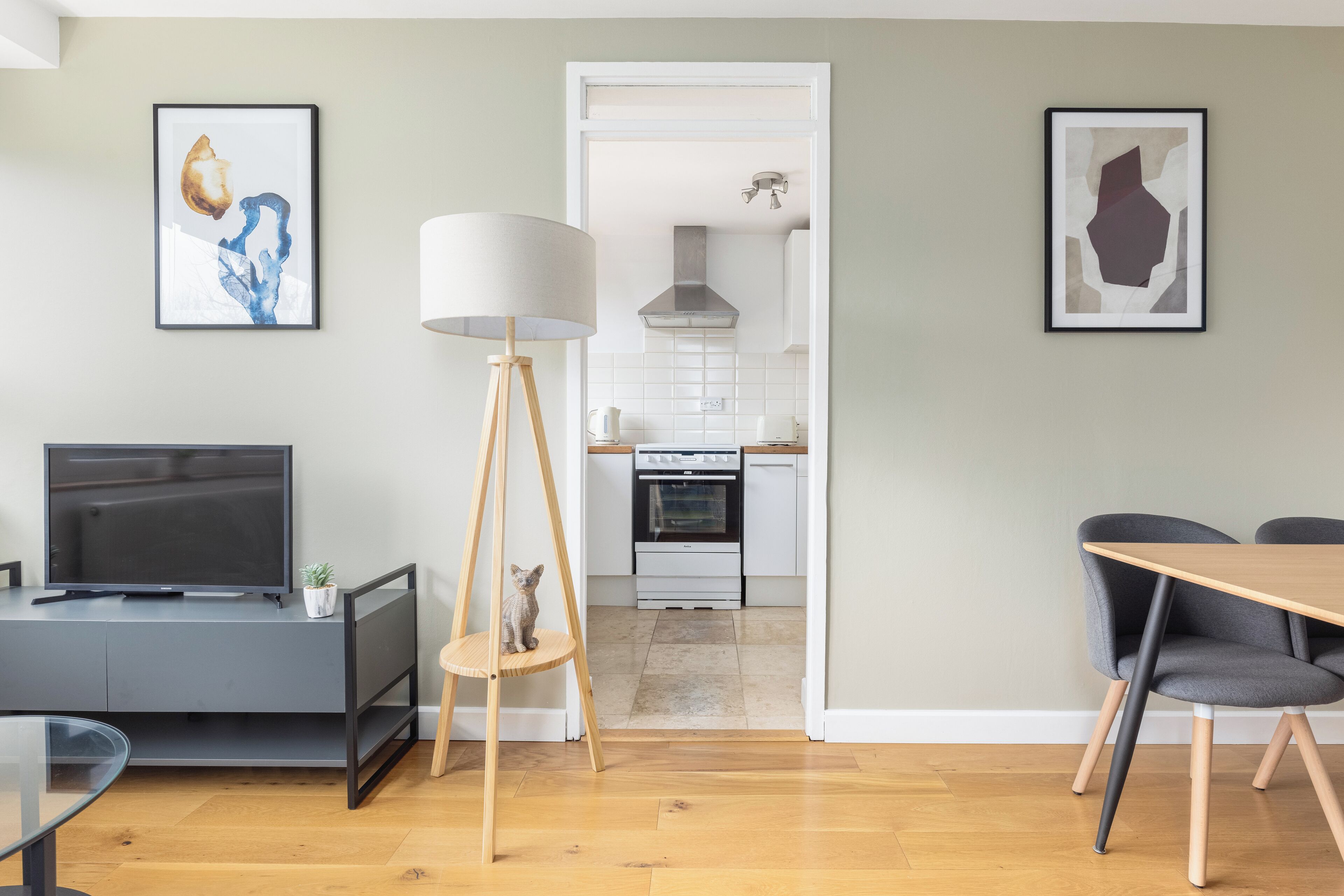 Apartment | Living area | 32-inch TV with cable channels, Netflix, streaming services