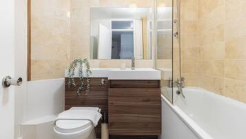 Apartment | Bathroom | Free toiletries, hair dryer, towels, soap