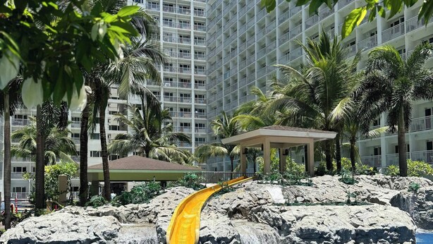Condo, 1 Bedroom, Accessible, City View | Pool - Relax in Pasay City's Best Kept Secret - Spacious Condo With Garden View (Pasay)