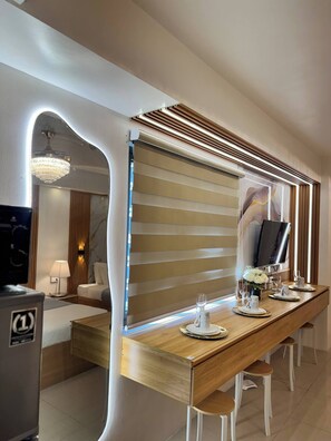 Dining - Relax in Pasay City's Best Kept Secret - Spacious Condo With Garden View (Pasay)