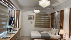 Condo, 1 Bedroom, Accessible, City View - Relax in Pasay City's Best Kept Secret - Spacious Condo With Garden View (Pasay)