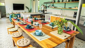 House, 5 Bedrooms, Private Pool, Mountain View | Dining room