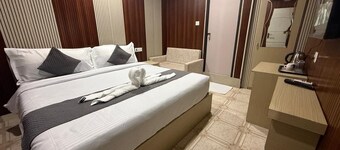Hotel Alohi Grand