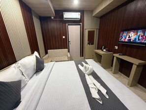 Espacio para trabajar con laptop y wifi gratis 