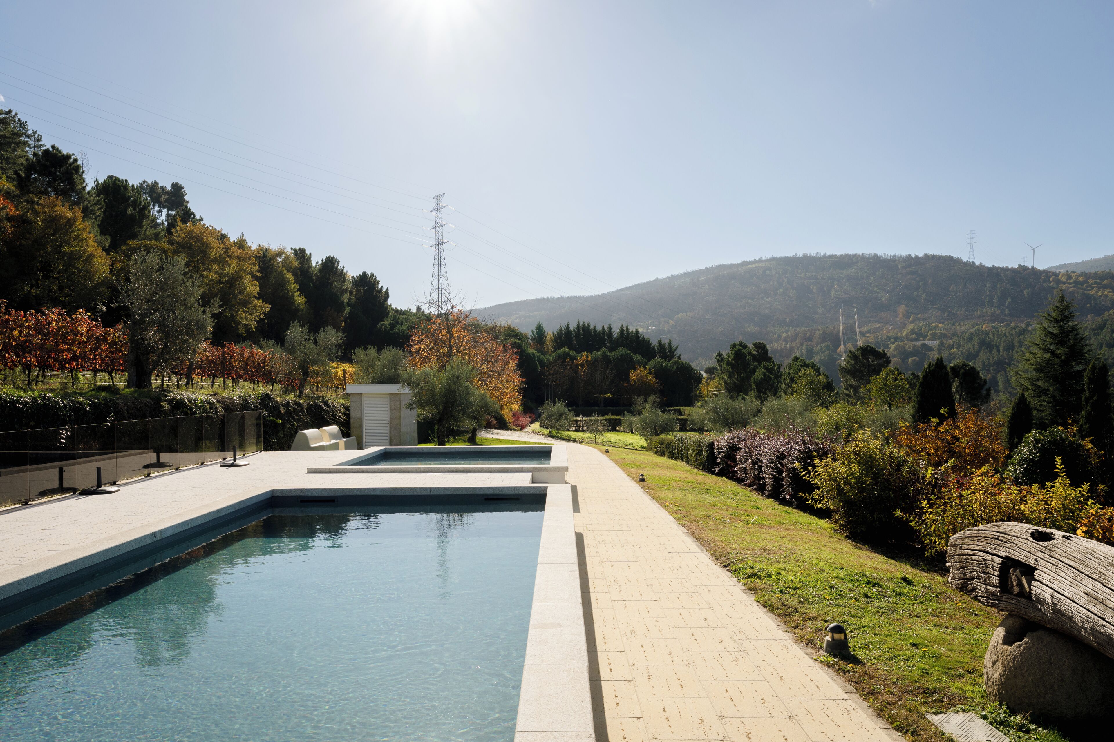 Piscina stagionale all'aperto, lettini