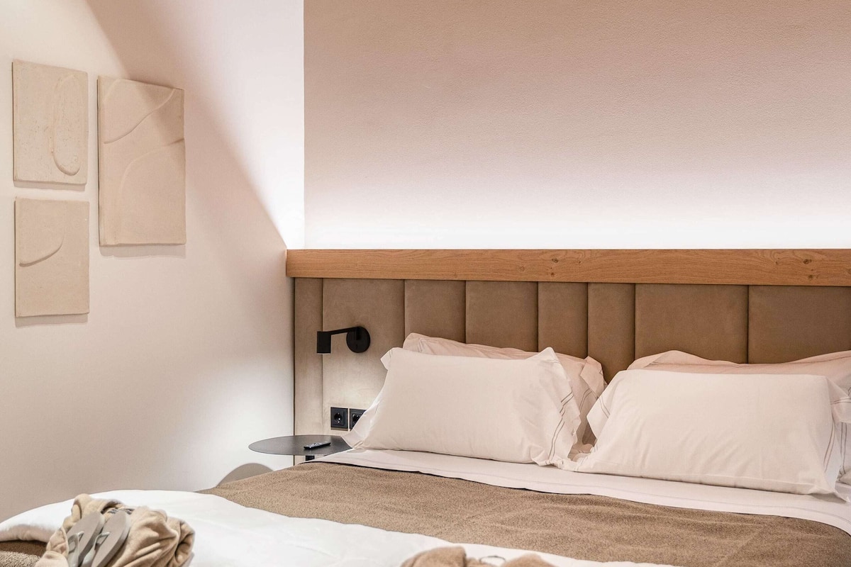 Chambre Deluxe avec lits jumeaux, vue sur la vallée | Coffre-fort, ameublement unique, bureau