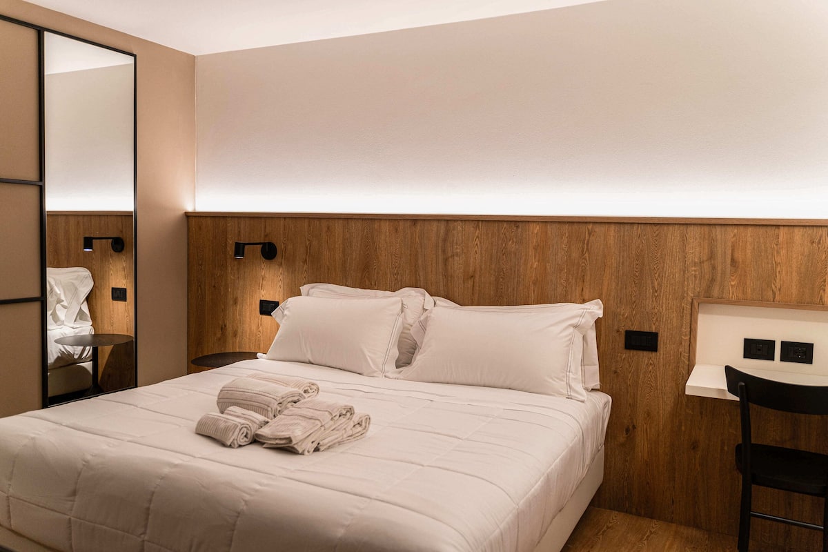 Chambre Confort, vue sur la vallée | Coffre-fort, ameublement unique, bureau
