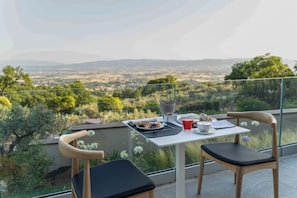 Buffet déjeuner gratuit tous les jours