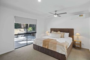 4 soverom, skrivebord, strykejern/-brett og wi-fi