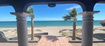 Encanto Del Mar- 5 bedroom beachfront estate!
