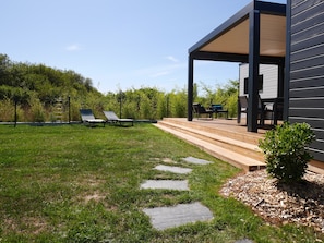 Terrace/patio - Atlantic Lodge Chalet with all comforts, wooded garden, swimming pool near the sea (Bretignolles-sur-Mer)