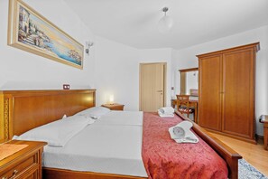 2 bedrooms, WiFi, bed sheets