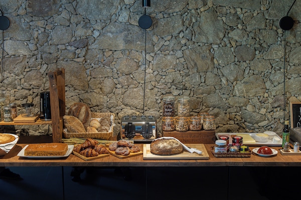 Desayuno buffet todos los días (con cargo)