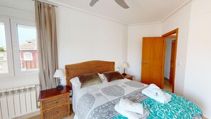 3 habitaciones, tabla de planchar con plancha y wifi gratis