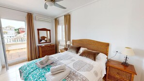 3 bedrooms, iron/ironing board, free WiFi, bed sheets