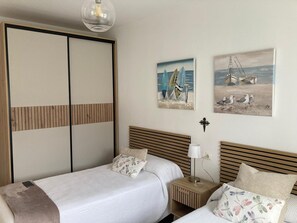 2 bedrooms, bed sheets