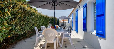 屋外ダイニングエリア