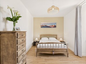 3 chambres, fer et planche à repasser, accès au Wi-Fi (inclus)