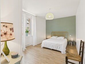 3 bedrooms, iron/ironing board, free WiFi