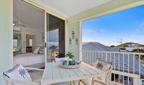 Unclassified image, 3 of 56, button