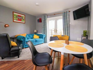 Cottage | Dining - 8 Wharfedale Mews (Otley)