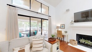 Smart TV, DVD player