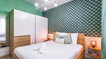 1 dormitori, planxa i posts de planxar, wifi i roba de llit