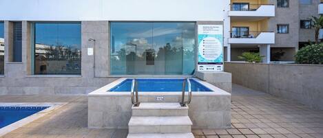 Indendørs pool