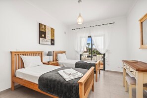 3 soverom, strykejern/-brett, wi-fi og sengetøy