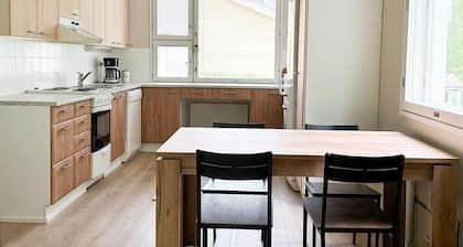 Modern apartment by the lake close to the city centre