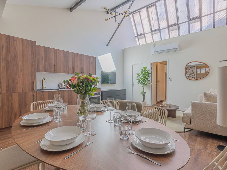 Cortinas blackout, tabla de planchar con plancha y wifi gratis