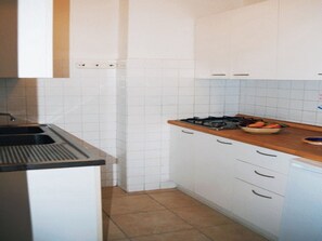 Apartment, 1 Bedroom, Balcony, Ocean View | Interior