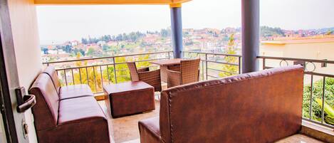 Room, 2 Bedrooms, Balcony, City View | Balcony