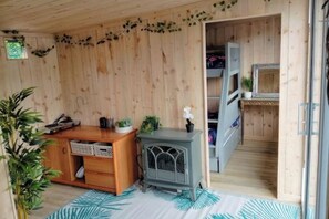 2 bedrooms, iron/ironing board, WiFi - Tucson cabin (Cynghordy)